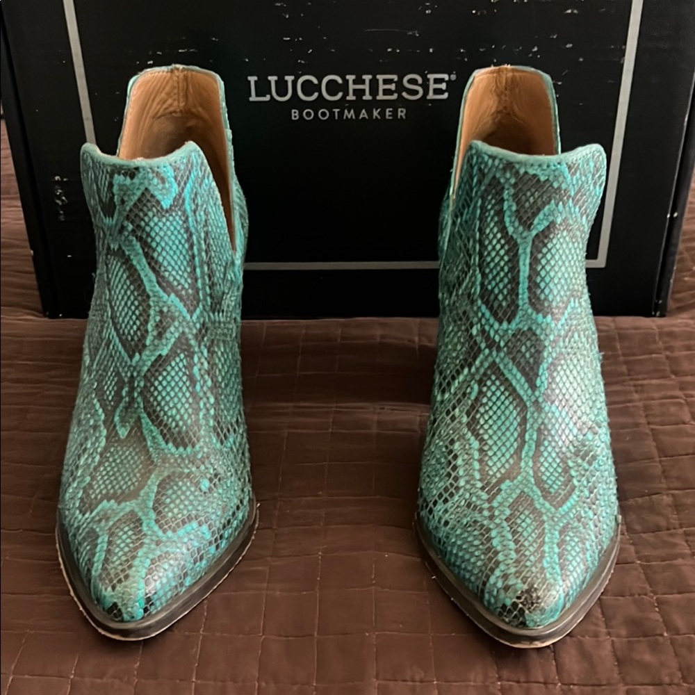 Lucchese Women's Turqoise Snakeskin Boots. Slight scuff on left boot toe pic.